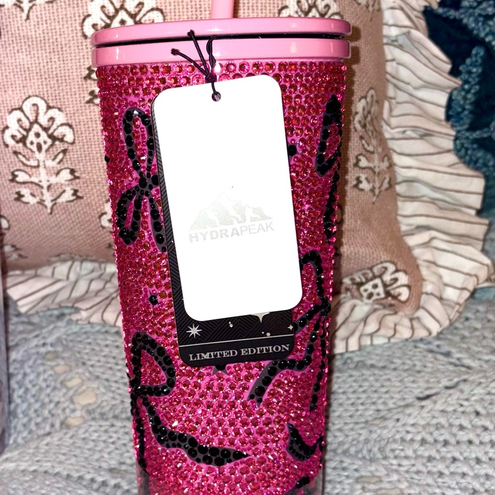 Hydrapeak limited edition pink bow stainless steel tumbler